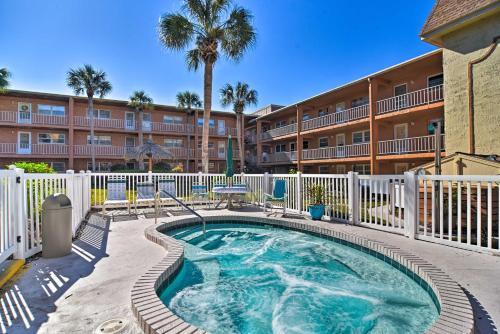 Apartamento Atlantis Club Condo With Pool - 2 Mi To Beach!