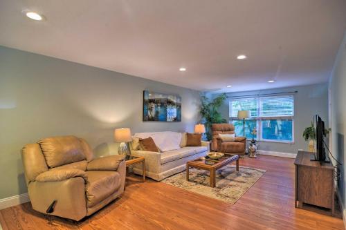 Apartamento Atlantis Club Condo With Pool - 2 Mi To Beach!
