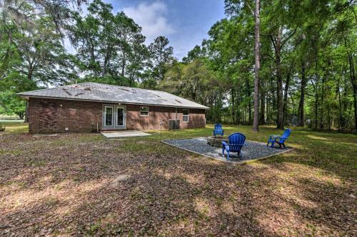 Live Oak Home With Fire Pit By River And Sosmp!
