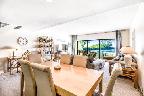 2 Bed 3 Bath Apartment In Longboat Key