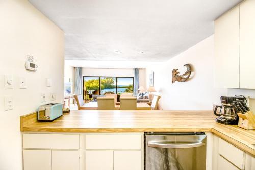 2 Bed 3 Bath Apartment In Longboat Key
