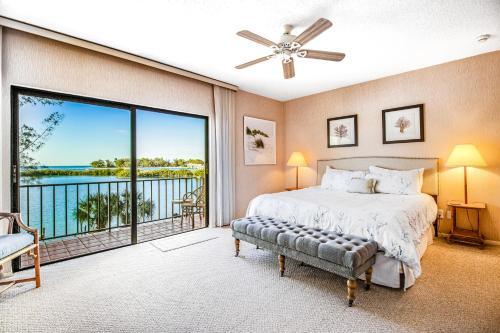 2 Bed 3 Bath Apartment In Longboat Key