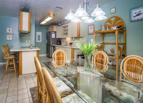 Apartamento Sun Kissed Keys 2bed/2.5bath Condo With Shared Pool