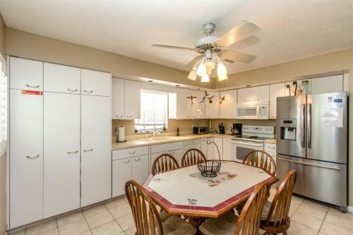 Pirates Den 3bed/2bath With Dockage