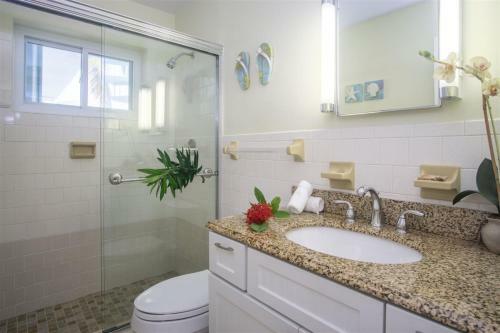 Palm Point 3 Bed 2bath Home With Open Water Views & Dockage