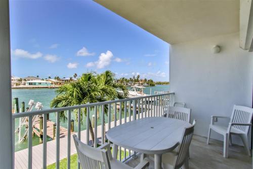 Victoria's Holiday 3bed/2bath Townhouse With Shared Pool