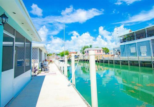Salt Life 1&2 - 2bed/2bath Updated Full Duplex With Dockage