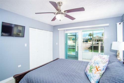 Salt Life 1&2 - 2bed/2bath Updated Full Duplex With Dockage