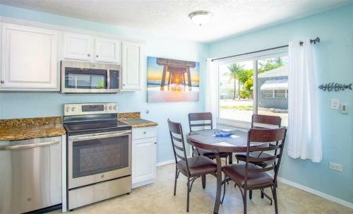 Salt Life 1&2 - 2bed/2bath Updated Full Duplex With Dockage