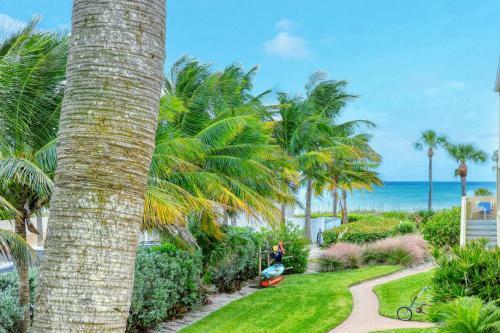 Apartamento Laplaya 201e Nestled In The Palms Just Steps From The Pool