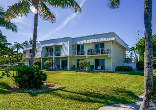 Duck Key Sunrise Apartment With Ocean Views