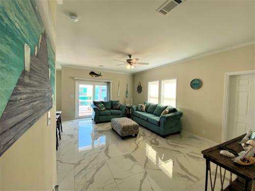 El Tesoro A Beautiful 3 Bedroom 2 Bath Marathon Home With Private Pool And Dock