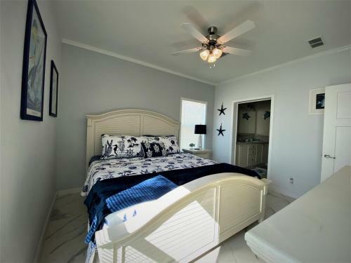 El Tesoro A Beautiful 3 Bedroom 2 Bath Marathon Home With Private Pool And Dock