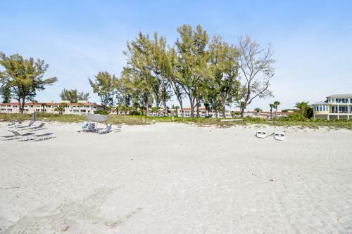 Club Longboat Beach 213