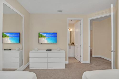 7700 Fairfax Drive