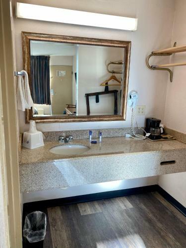 Hotel America's Best Value Inn