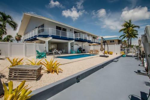 Angler's Dream 2bed/2bath Half Duplex With Private Pool & Dockage