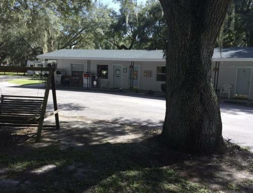 Cindy?s Motel & Rv Park
