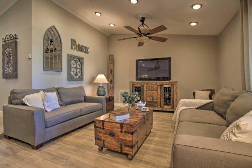 Updated Home With Pool Less Than 9 Mi To Pompano Beach!