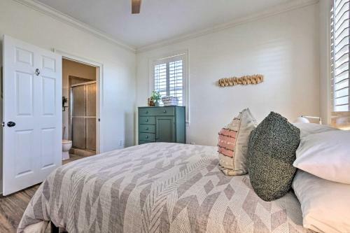 Canalfront Getaway With Balcony By Mexico Beach
