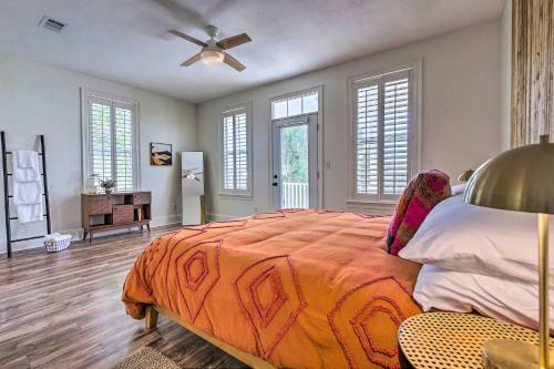 Canalfront Getaway With Balcony By Mexico Beach