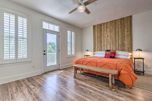 Canalfront Getaway With Balcony By Mexico Beach