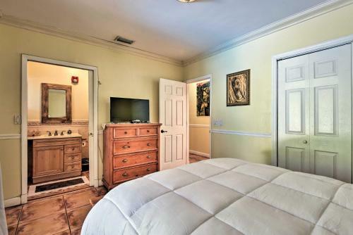 Quaint Central Miami Bungalow 10 Mi To Mid-beach!