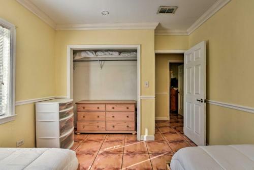Quaint Central Miami Bungalow 10 Mi To Mid-beach!