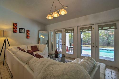 Miami Home With Screened-in Pool Mins From Zoo!