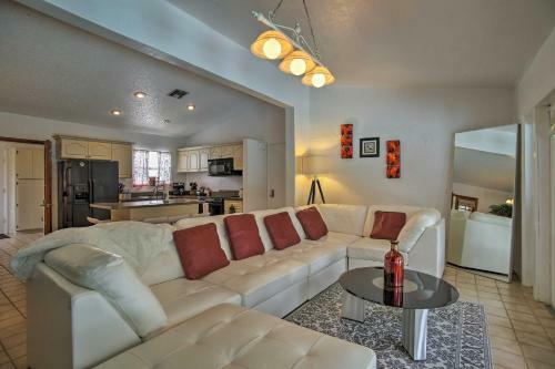 Miami Home With Screened-in Pool Mins From Zoo!