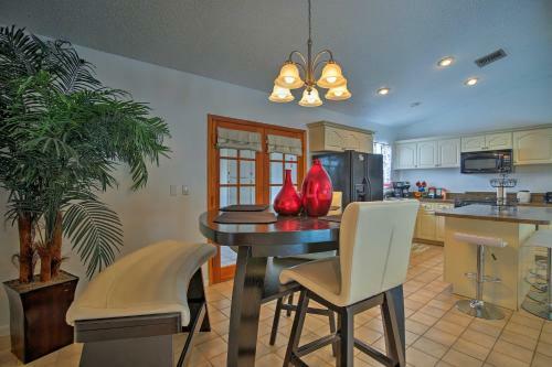 Miami Home With Screened-in Pool Mins From Zoo!