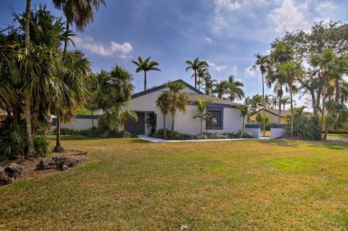 Miami Home With Screened-in Pool Mins From Zoo!