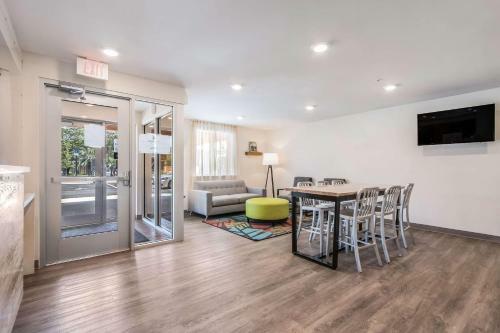 Hotel Woodspring Suites Doral Miami Airport