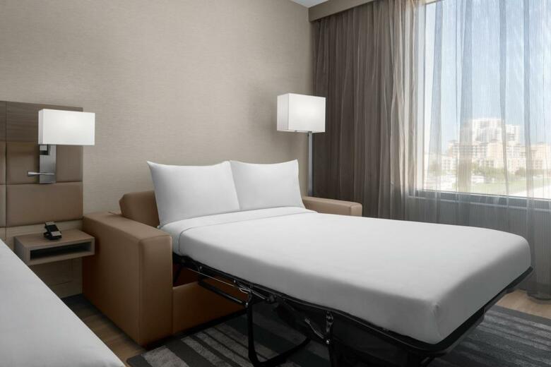 AC Hotel By Marriott Miami Dadeland