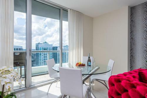 Lhg Icon Miami Apartments