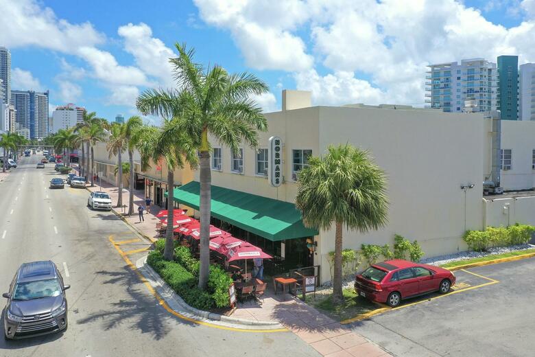 Norman's Hotel And Bar, Miami Beach