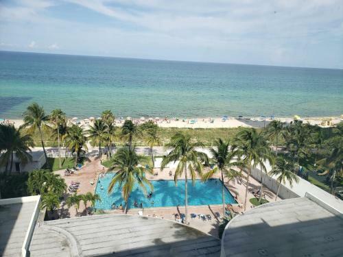 Miami Beach Suncoast Apartments VII