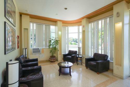 Double Unit (2 Studio Apartments), Miami Beach, 2 Mins To Ocean!