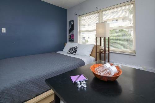 Double Unit (2 Studio Apartments), Miami Beach, 2 Mins To Ocean!