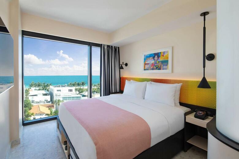Hotel Moxy Miami South Beach