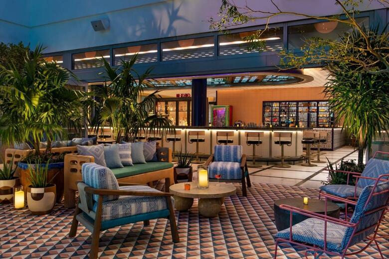 Hotel Moxy Miami South Beach