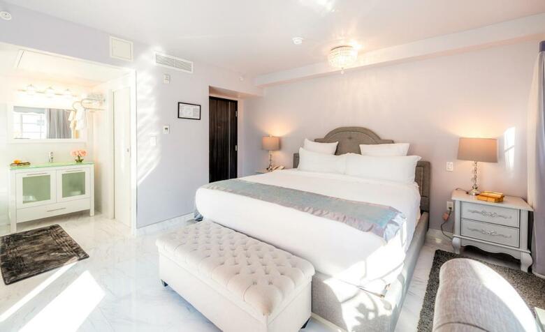 Hotel Secret Garden Miami Beach