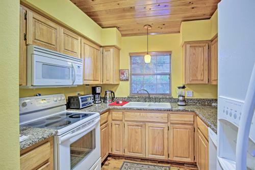 Mount Dora Townhome In Historical District!