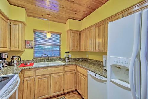 Mount Dora Townhome In Historical District!