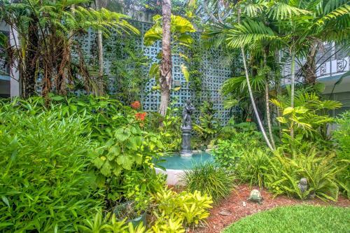Apartamento Renovated Naples Condo Walk To Beach And 3rd St