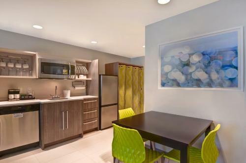 Hotel Home2 Suites By Hilton Naples I-75 Pine Ridge Road