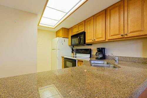 Park Shore Resort 3rd Floor Bldg H