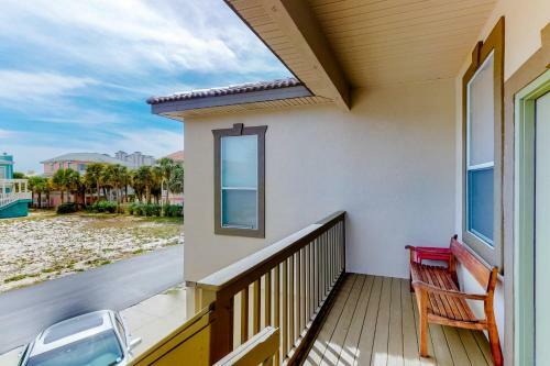 3 Bed 2 Bath Apartment In Navarre Beach