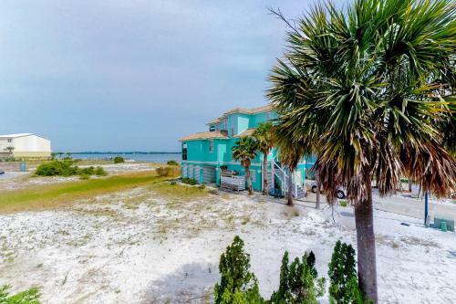 3 Bed 2 Bath Apartment In Navarre Beach