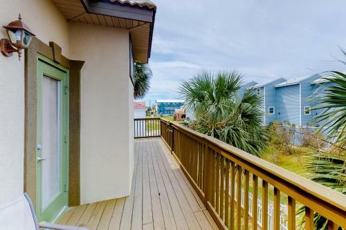 3 Bed 2 Bath Apartment In Navarre Beach